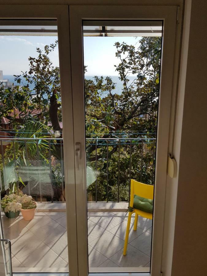 Sunny Apartment 150 M From The Sea Opatija Exterior foto