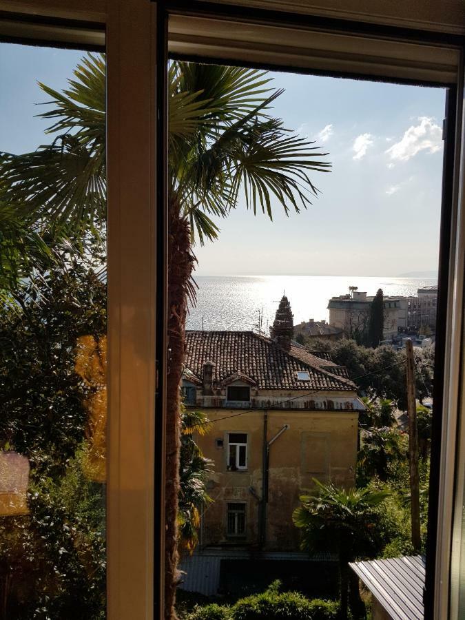 Sunny Apartment 150 M From The Sea Opatija Exterior foto