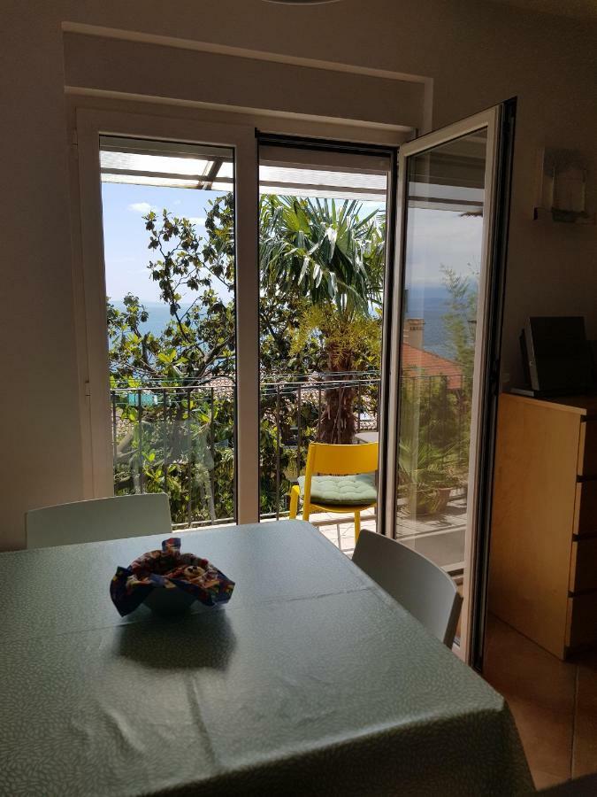 Sunny Apartment 150 M From The Sea Opatija Exterior foto